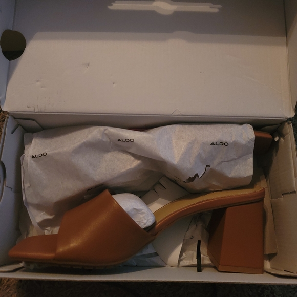 New! Aldo Square Toe Mule! - Picture 3 of 4